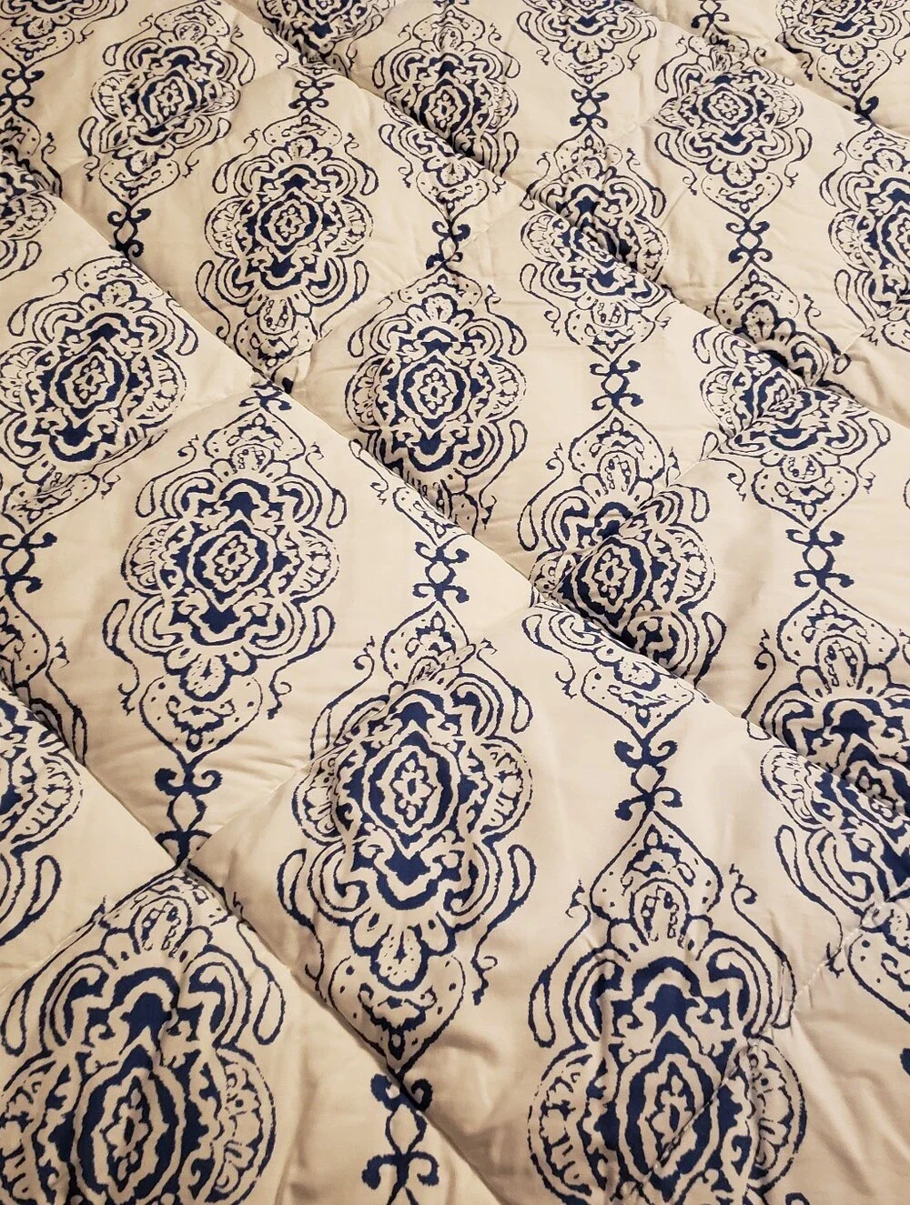 Pottery Barn Full/Queen Comforter